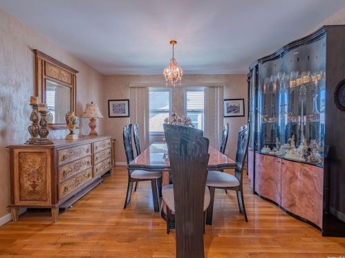 9 Old Broadway, New Hyde Park NY  11040-5012 exterior