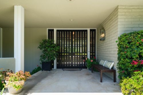 5227 Donna Maria Ln, La Canada, CA 91011-1740