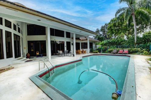 42 Northwoods Ln, Boynton Beach FL  33436-7405 exterior