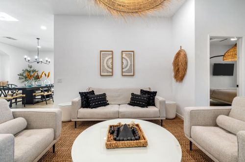 52815 Avenida Alvarado, La Quinta CA  92253-3318 exterior