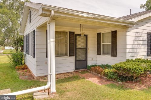 147 Euclid Ave, Charles Town WV  25414-1111 exterior