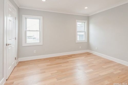 232 44 St, North Lindenhurst NY 11757-2307 exterior