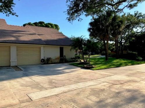 700 Kintyre Ter, West Palm Beach, FL 33418-3762