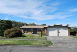 8745 Jones Ave, Seattle, WA 98117-3750