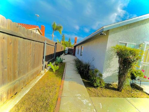686 Wisteria Ave, Rialto CA  92376 exterior