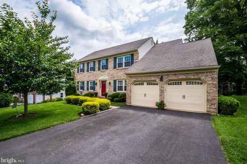 5 Lilac Ct, Wilmington, DE 19808-1990