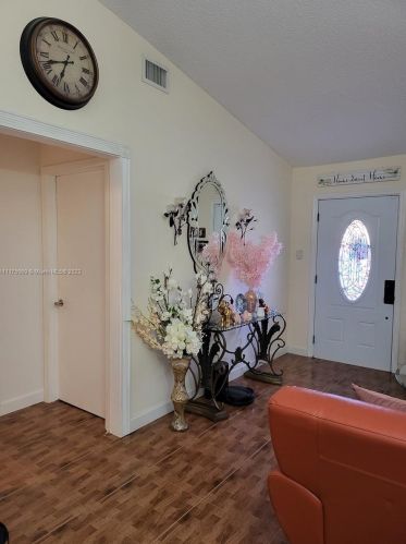 5630 21st Ct, Hialeah, FL 33016-2627