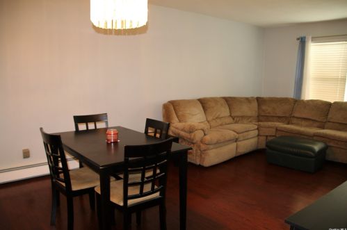 39 Williams Ave, Holtsville NY  11742-1519 exterior