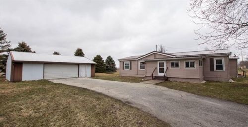 1019 Locust St, Dexter, IA 50070-2000