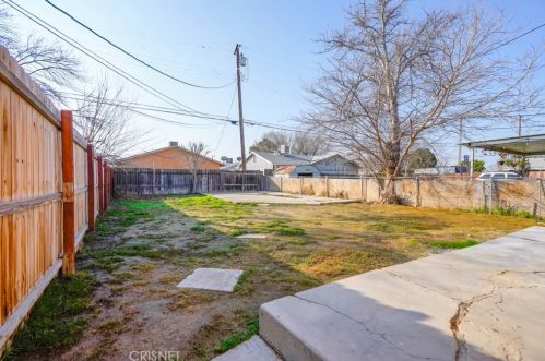 809 Vine Dr, Bakersfield CA  93307-3944 exterior