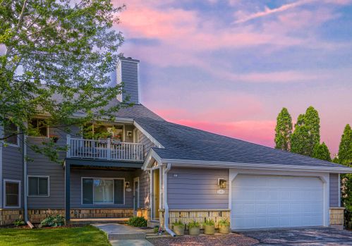 1151 Baldwin Ct, Thiensville WI  53092-5909 exterior