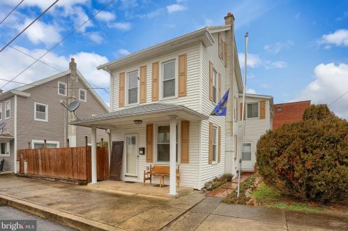 445 2nd St, Lykens, PA 17048-1204
