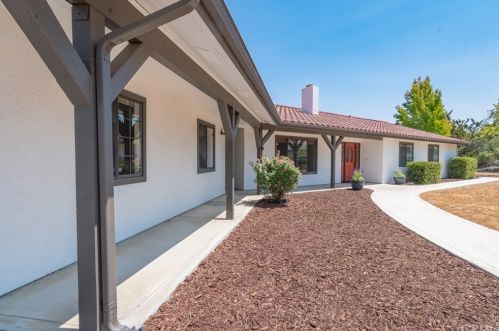 945 Santa Rita Rd, Templeton, CA 93465-4045