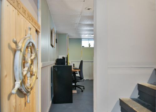 32 Fairview Ave, Nashua NH 03060-4105 exterior