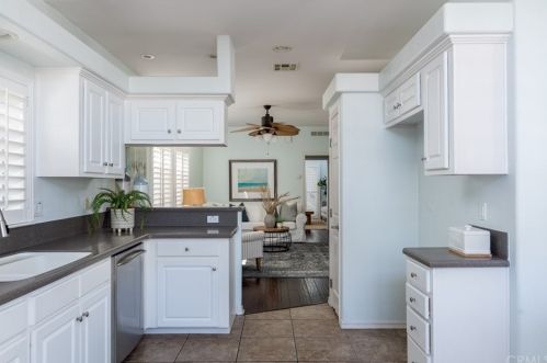 315 33rd St, Newport Beach CA  92663-3131 exterior