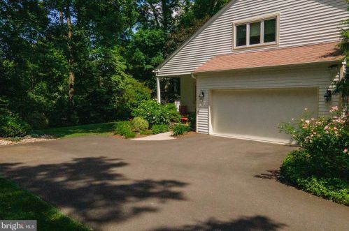 288 Huntsman Ln, Blue Bell PA  19422-2818 exterior