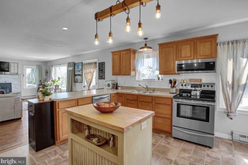 1024 Kercher Ave, Dauberville PA  19533-9389 exterior