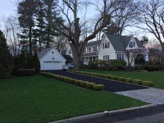 77 Country Ridge Rd, Scarsdale NY  10583-6625 exterior