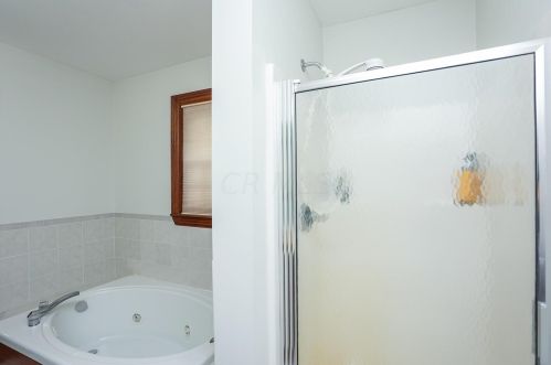 6850 Castlewood Dr, Carroll OH  43112-9786 exterior