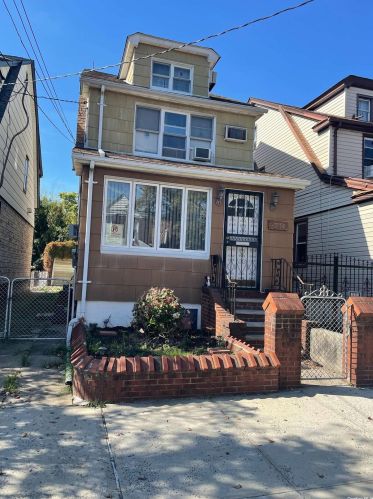 132-24 88th St, Jamaica, NY 11417-1305