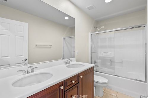 20054 Christopher Ln, Santa Clarita CA  91350-3685 exterior