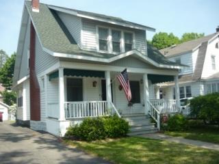 1069 Maryland Ave, Schenectady, NY 12308-2911