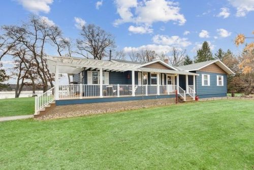 760 200th St, Ubet, WI 54009-4511