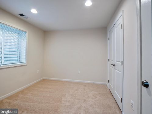 1708 Rockledge Ter, Woodbridge VA  22192-2508 exterior