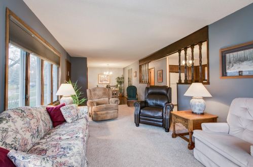 752 Bartelmy Ln, Saint Paul, MN 55119-3859