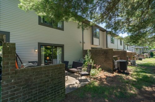 6341 Cliff Side Dr, Florence KY  41042-1105 exterior