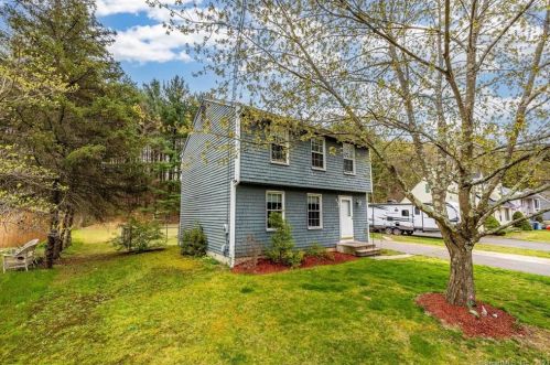 67 Love Ln, Manchester, CT 06040-2678