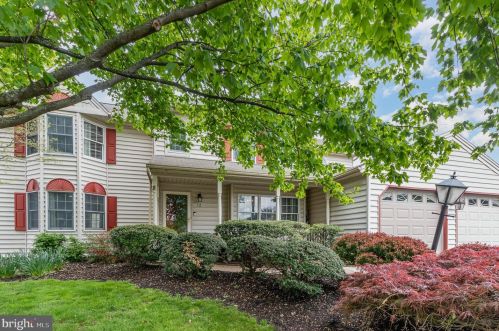 12 Carleton Ct, Camp Hill, PA 17011-1755