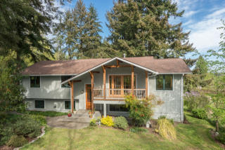 23404 107th Ave, Vashon, WA 98070-7644
