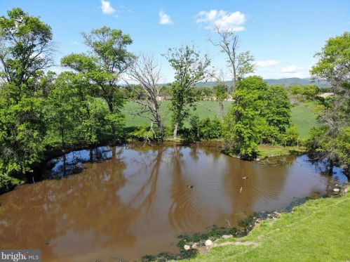 465 Readus Rd, Edinburg VA  22824-2917 exterior