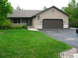2333 Portage Dr, Duluth, MN 55811-5802