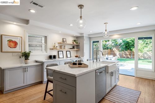 550 25th St, Oakland CA  94606-3336 exterior