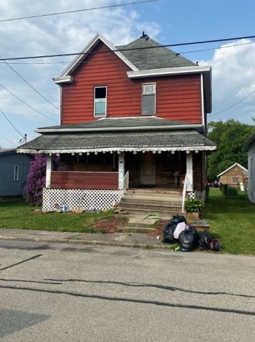 311 Vine St, South Connellsville, PA 15425-4838