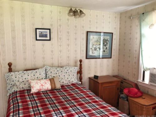 3 Hiram Ln, Bloomfield CT  06002-1224 exterior