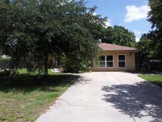 6413 Tanager St, Sarasota, FL 34241-9123