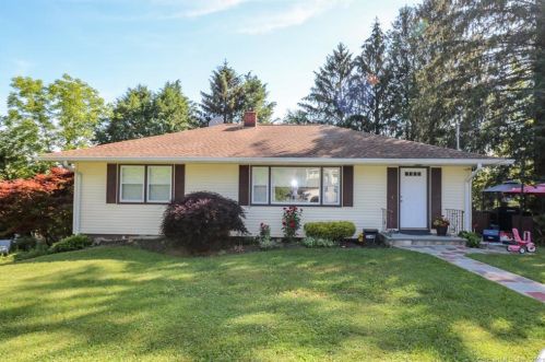 33 Foley Ave, Huntington, CT 06484-2205