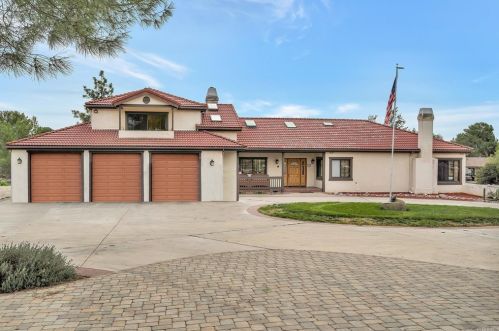 3167 Victoria Dr, Alpine, CA 91901-3679
