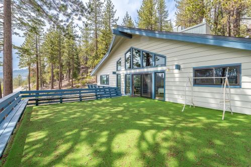 12726 Richards Blvd, Truckee CA  96161 exterior