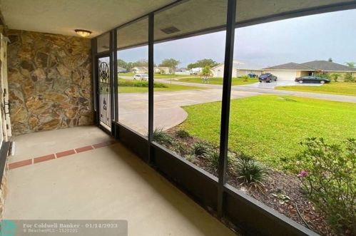943 George St, Sebastian, FL 32958-4915