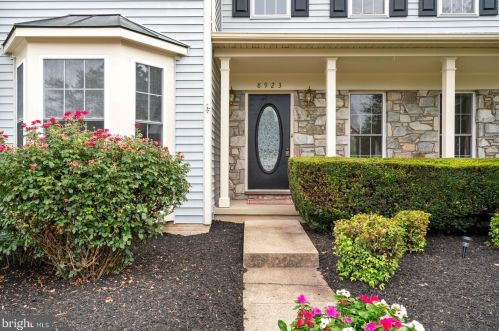 8923 Dennis Ct, Bristow, VA 20136-1031