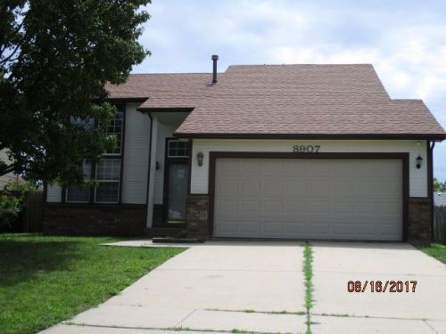 8907 Cessna St, Wichita KS  67210-1101 exterior