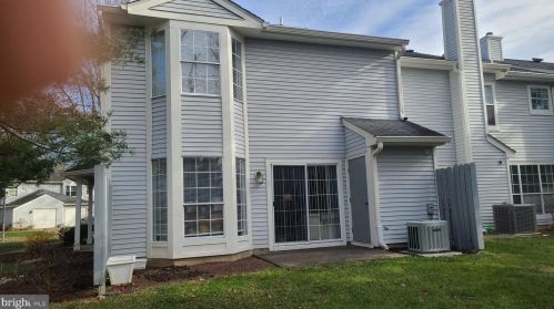 1 Colebrook Ct, Princeton NJ  08540-7049 exterior