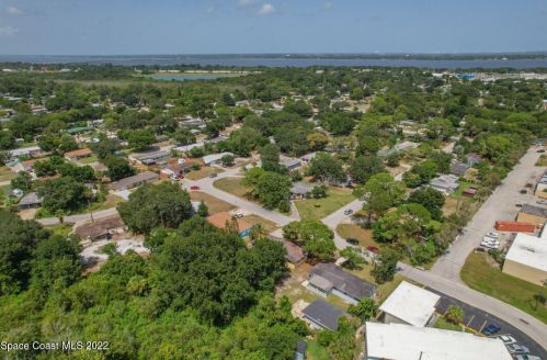 1401 Point Dr, Cocoa FL  32922-6465 exterior