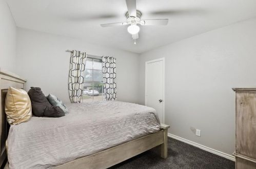 806 Gallant Fox Dr, Dallas TX  75211-6928 exterior