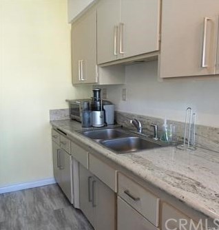 335 Cedar Ave, Long Beach CA  90802-2872 exterior