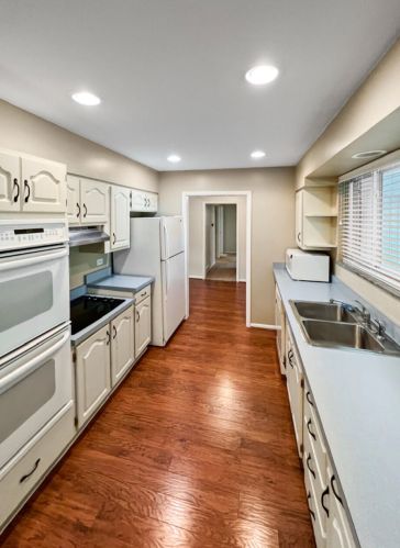 5206 Winters Ln, Newport, KY 41076-5712